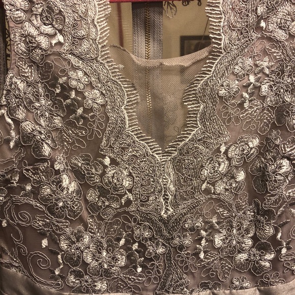 Dress - Picture 3 of 3